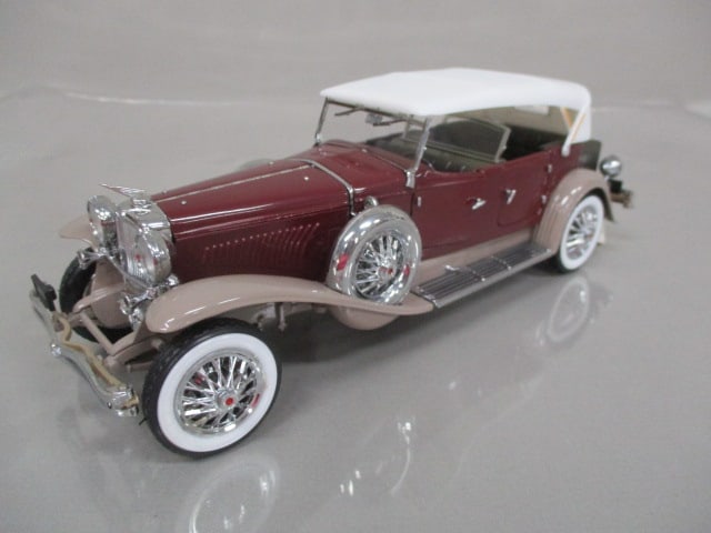Franklin Mint 1930 Duesenberg J Derham Diecast Model 1:24 Scale: .