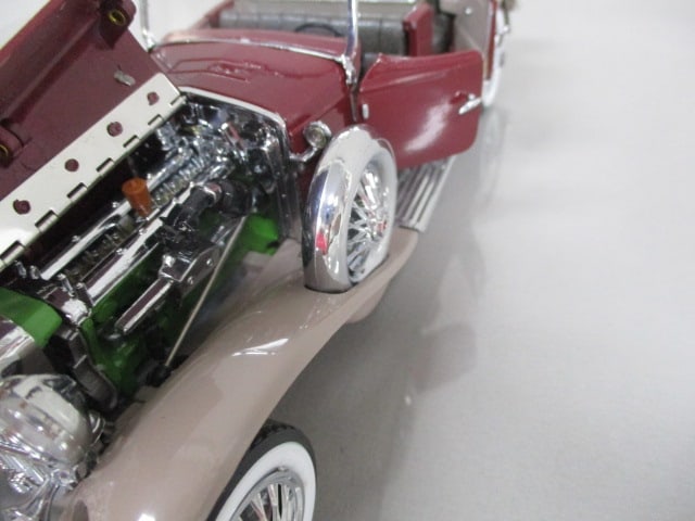 Franklin Mint 1930 Duesenberg J Derham Diecast Model 1:24 Scale - 5