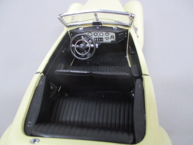 Franklin Mint 1937 Cord 812 Phaeton Coupe Diecast Model 1:24 Scale - 8