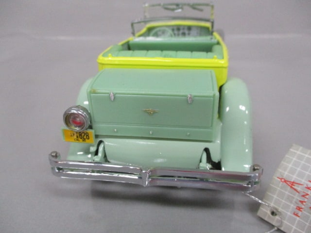 Franklin Mint 1930 Duesenberg J Derham Diecast Model 1:24 Scale - 11