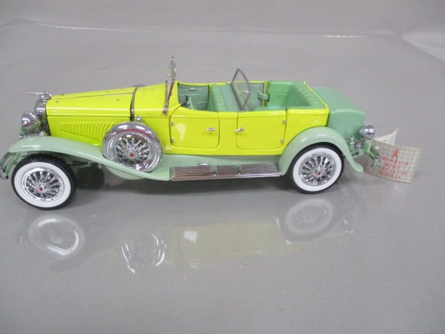 Franklin Mint 1930 Duesenberg J Derham Diecast Model 1:24 Scale - 3