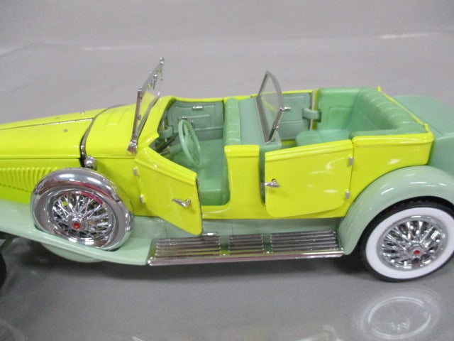 Franklin Mint 1930 Duesenberg J Derham Diecast Model 1:24 Scale - 5
