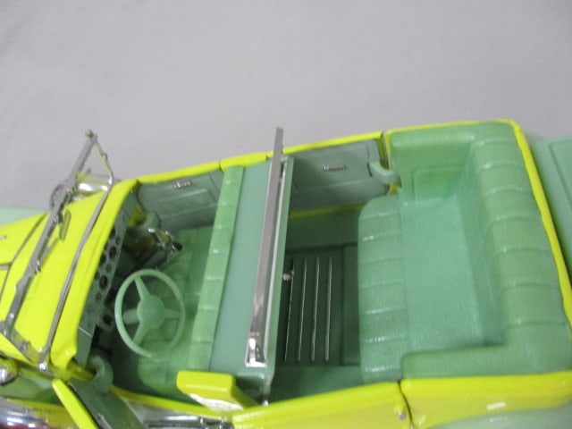 Franklin Mint 1930 Duesenberg J Derham Diecast Model 1:24 Scale - 6