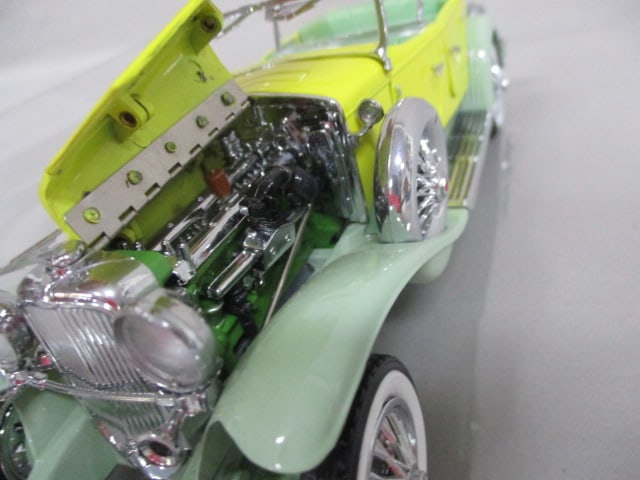 Franklin Mint 1930 Duesenberg J Derham Diecast Model 1:24 Scale - 8