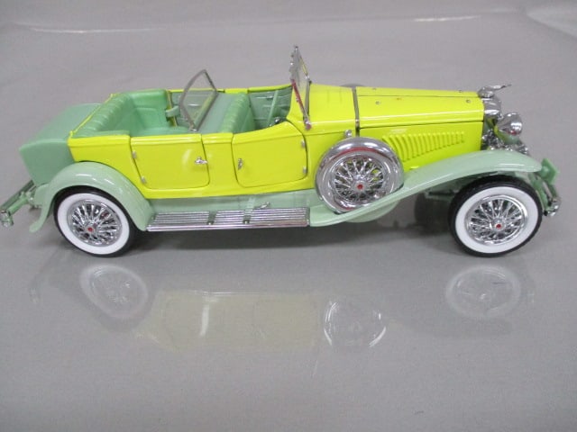 Franklin Mint 1930 Duesenberg J Derham Diecast Model 1:24 Scale - 9