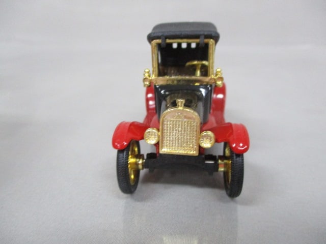 1997 Ertl Texaco Collectors Club 1918 Ford Runabout w/Tin Box - 4