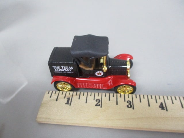 1997 Ertl Texaco Collectors Club 1918 Ford Runabout w/Tin Box - 8