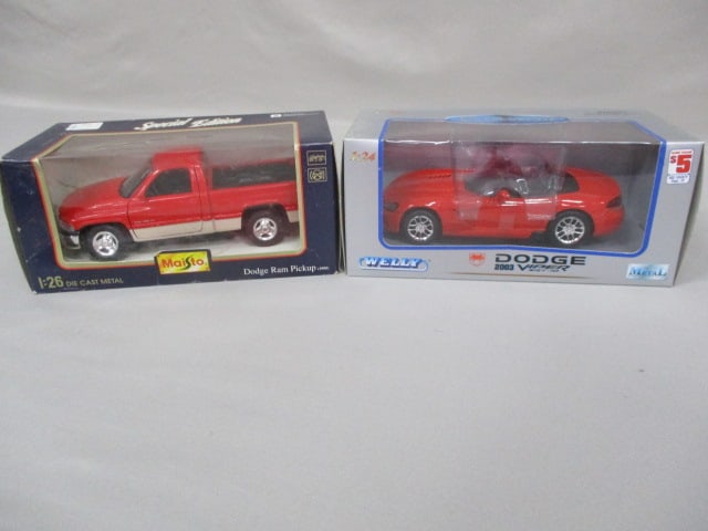 2 Diecast Collectibles Welly 2003 Dodge Viper 1:24 Scale: Maisto 1995 Dodge Ram Pickup 1:26 Scale New Old Stock