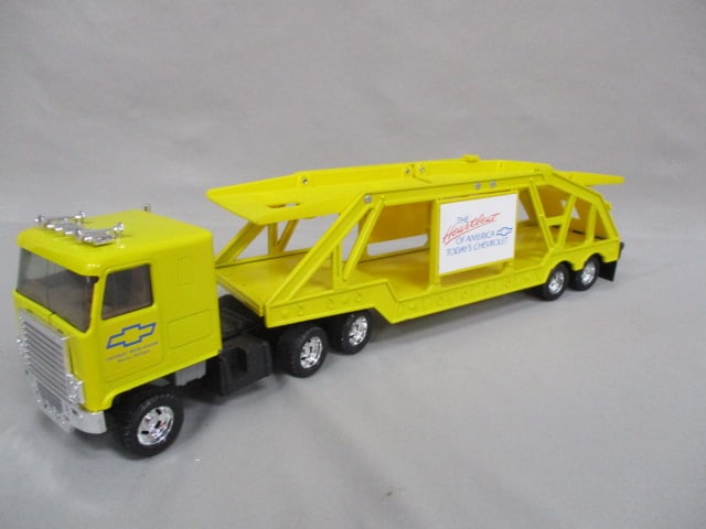 Vintage Chevrolet "Heartbeat of America" Semi Car Carrier Truck 19.5" - 4