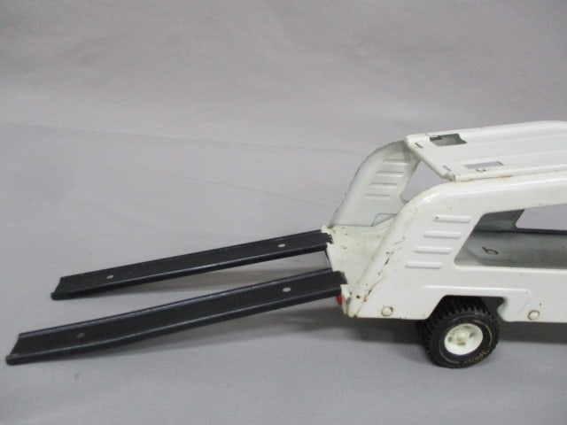 Vintage Tonka Pressed Steel Car Hauler 18" - 4