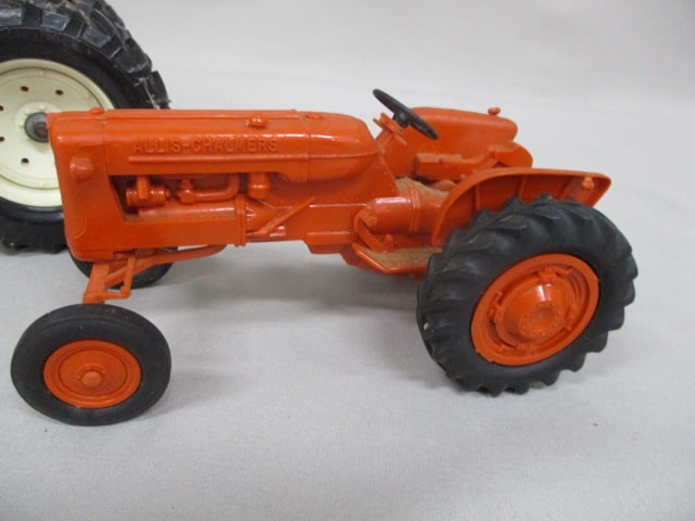 2 Farm Tractors International Harvester Diecast Tractor - 2