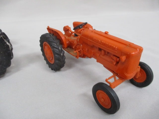 2 Farm Tractors International Harvester Diecast Tractor - 3