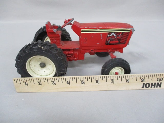 2 Farm Tractors International Harvester Diecast Tractor - 7