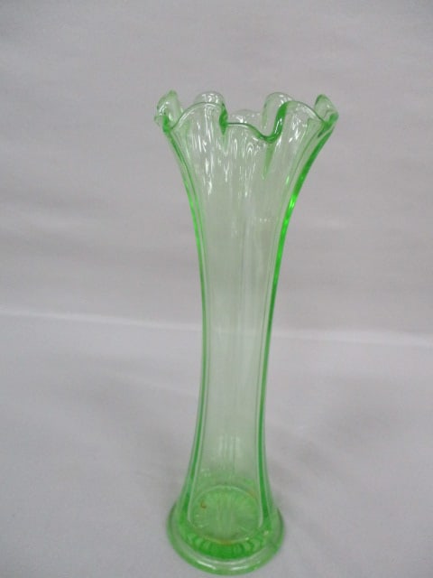 Vintage Northwood Uranium Glass Green Thin Ribbed Swung Glass Vase 10.5": .