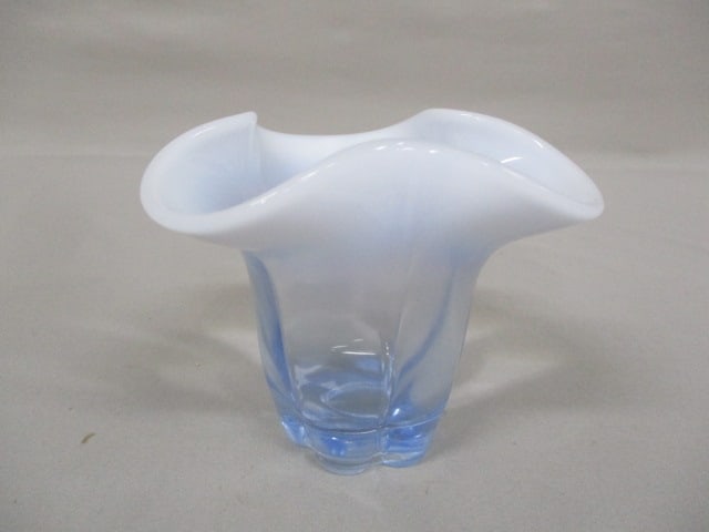 Vintage Duncan & Miller Canterbury Blue Opalescent Glass Vase: 4"