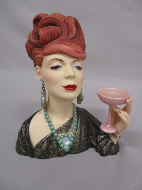 6" Cameo Girls 2001 Edition Lady Vase: Clarissa 1975 "Toast Of The Town"