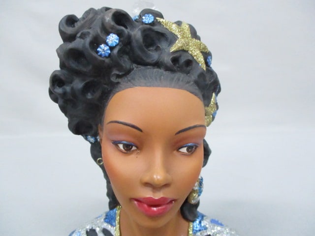 7" Cameo Girls 2001 Edition Lady Vase - 2