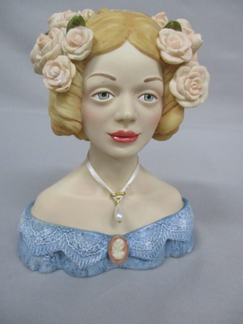 6" Cameo Girls 2001 Edition Lady Vase: Eloise 1845 "Southern Deb"