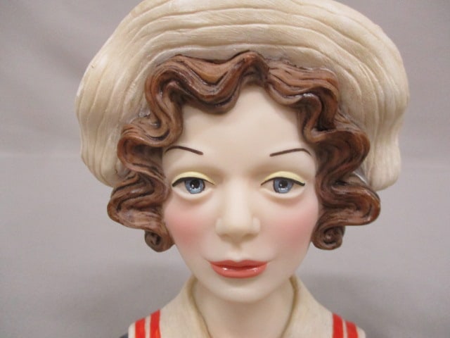 5.5" Cameo Girls 2000 Edition Lady Vase - 2