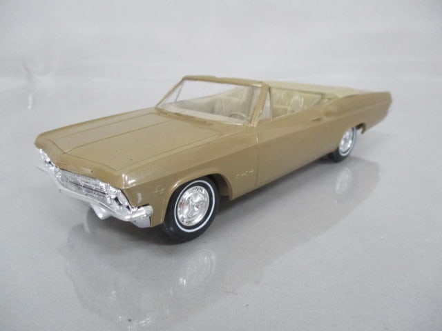1965 Chevrolet Impala Super Sport Convertible Promo (1 of 11)