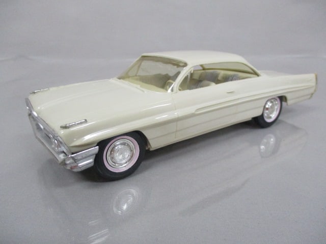 1961 Pontiac Bonneville Promo: .