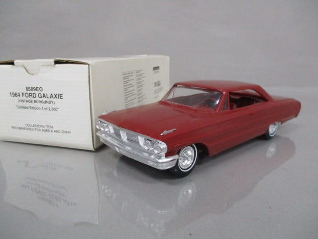 1964 Ford Galaxie Promo w/Box: .