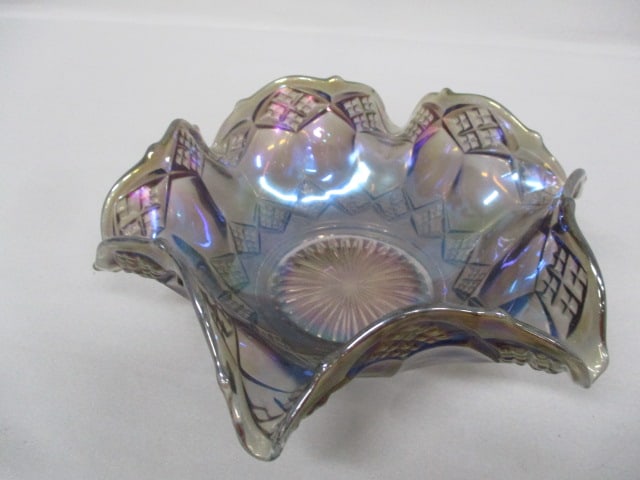 Imperial Smoke "Diamond Ring" Iridescent Ruffled Edge Bowl 9": .
