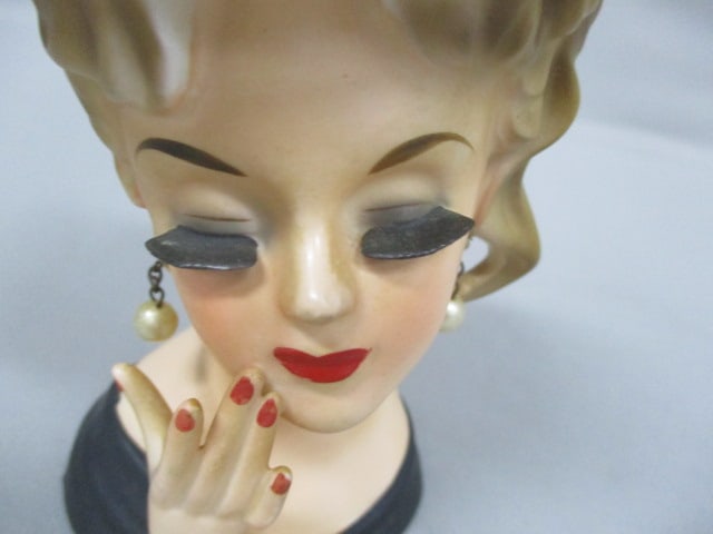 5.5" Brinn's Lady Head Vase - 2