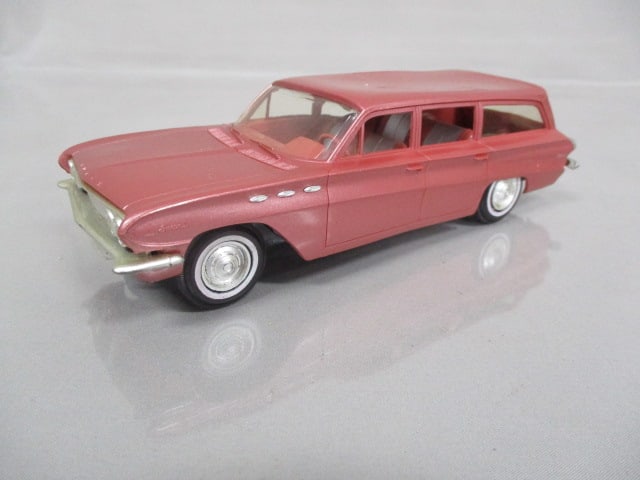 1961 Buick Special Station Wagon Friction Promo (1 of 9)