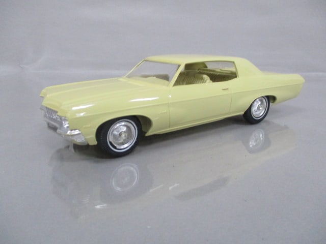 1970 Chevrolet Impala Promo (1 of 11)