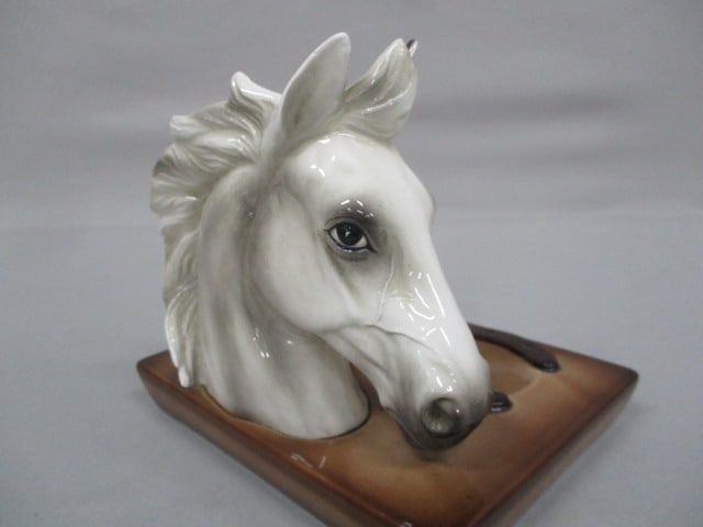 Shields Fifth Avenue Ceramic Horse Head Valet Caddy 7" x 6.5" - 6