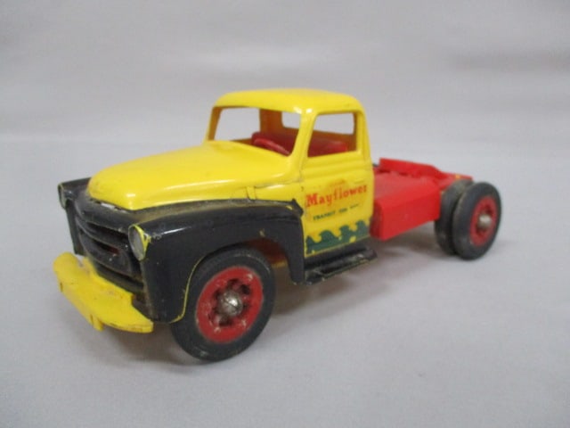 Vintage International Harvester Mayflower Semi Truck Cab: 9" x 3.5"