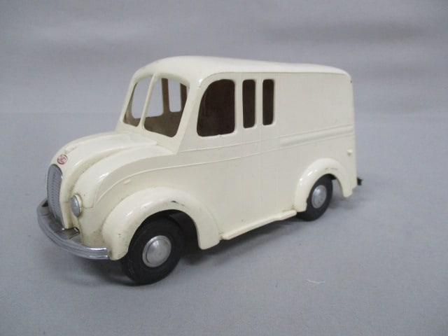 Vintage 1950's Divco Milk Delivery Windup Truck 7": .