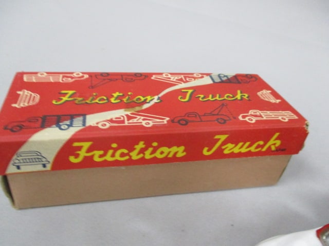 Vintage SSS Japan Tin Friction Wrecker Tow Truck 6.5" - 2