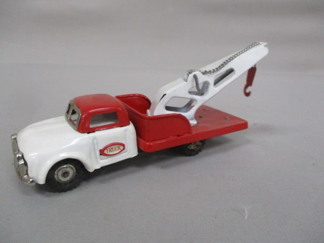 Vintage SSS Japan Tin Friction Wrecker Tow Truck 6.5" - 3