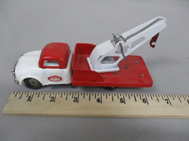 Vintage SSS Japan Tin Friction Wrecker Tow Truck 6.5" - 8