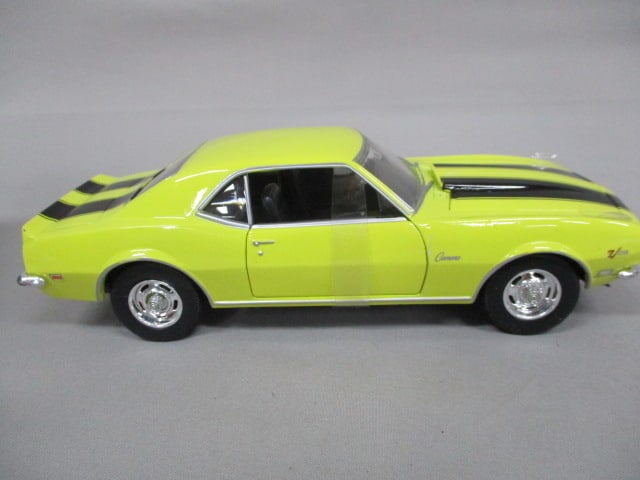 1968 Chevrolet Camaro Z28 Diecast Car By Welly 1:25 Scale - 6