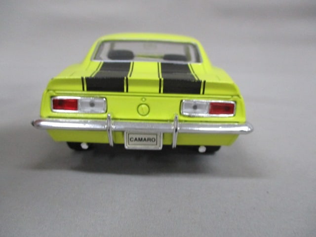 1968 Chevrolet Camaro Z28 Diecast Car By Welly 1:25 Scale - 7