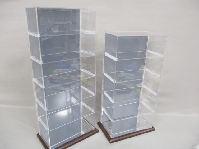 2 Acrylic Countertop Display Cases w/Mirrored Backs (1 of 7)