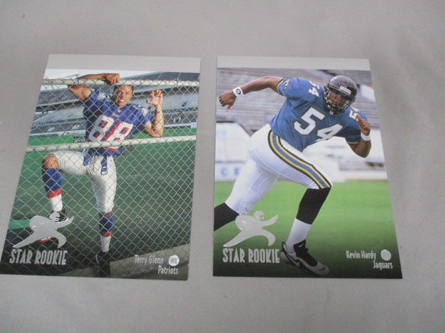 Lot of Vintage Sports Cards - See All Pictures - 12