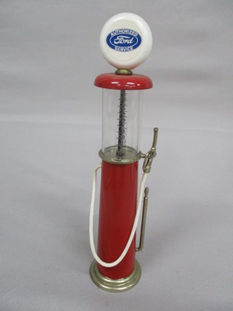 Miniature 1918 Wayne Gravity Pump w/Ford Globe 7.5": .