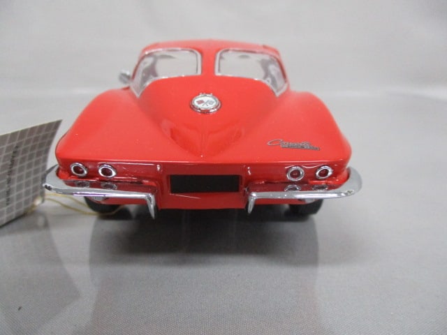 Franklin Mint 1963 Chevrolet Corvette Stingray Diecast Model - 10