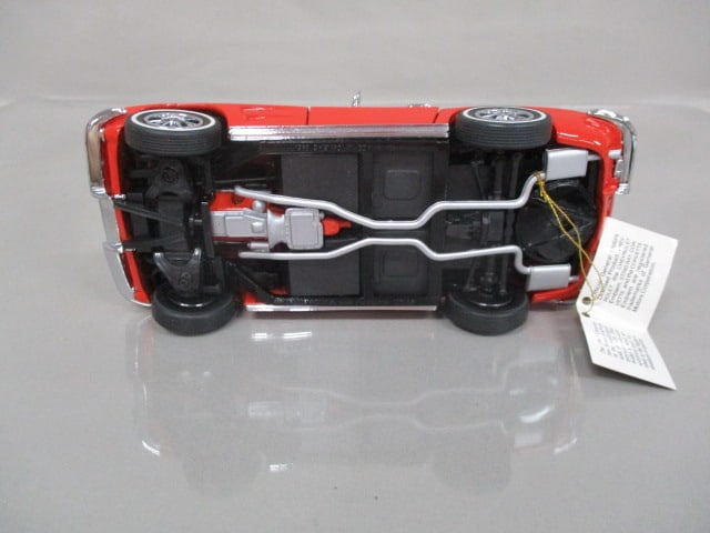 Franklin Mint 1963 Chevrolet Corvette Stingray Diecast Model - 11