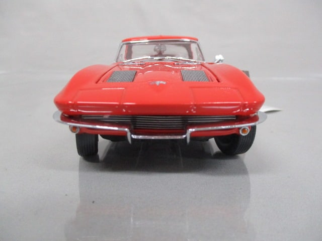 Franklin Mint 1963 Chevrolet Corvette Stingray Diecast Model - 4