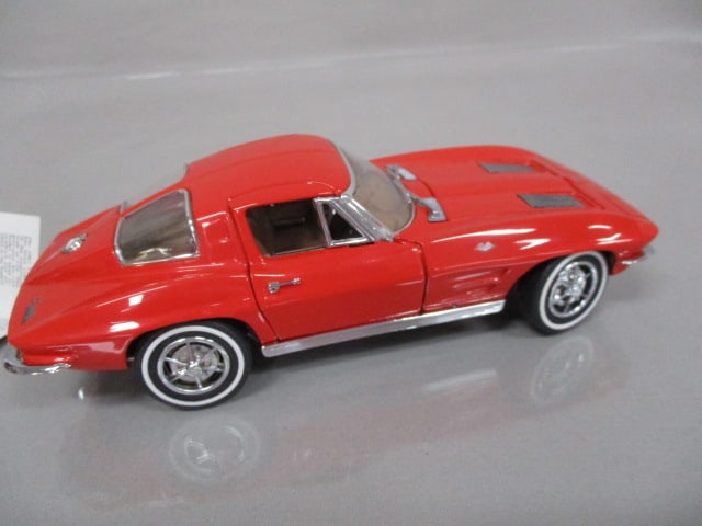 Franklin Mint 1963 Chevrolet Corvette Stingray Diecast Model - 7