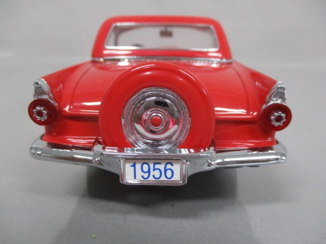 Danbury Mint 1956 Ford Thunderbird Diecast Model - 12