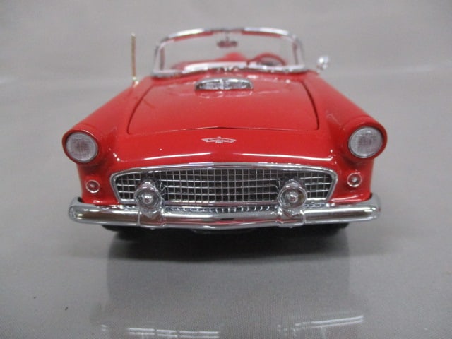 Danbury Mint 1956 Ford Thunderbird Diecast Model - 6