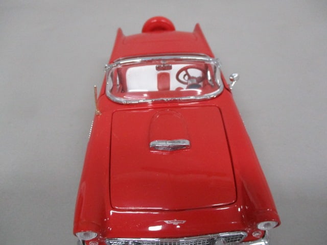 Danbury Mint 1956 Ford Thunderbird Diecast Model - 7