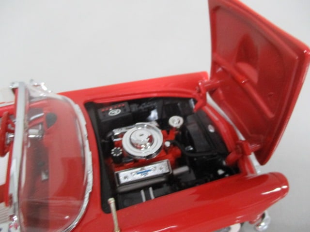 Danbury Mint 1956 Ford Thunderbird Diecast Model - 8