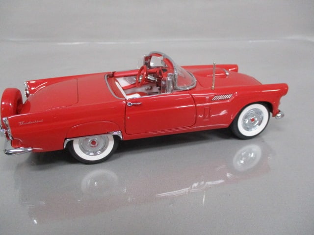 Danbury Mint 1956 Ford Thunderbird Diecast Model - 9